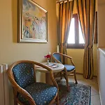 Elimo Hotel 3*