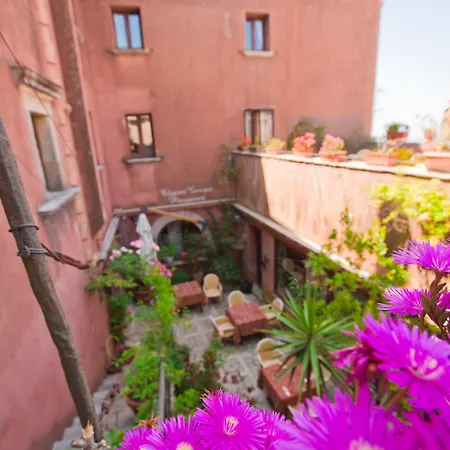 Elimo Hotel