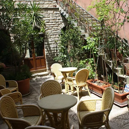 Hotel Elimo 3*