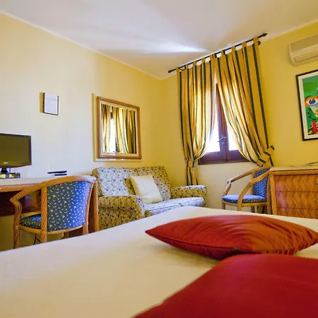 Elimo Hotell 3*
